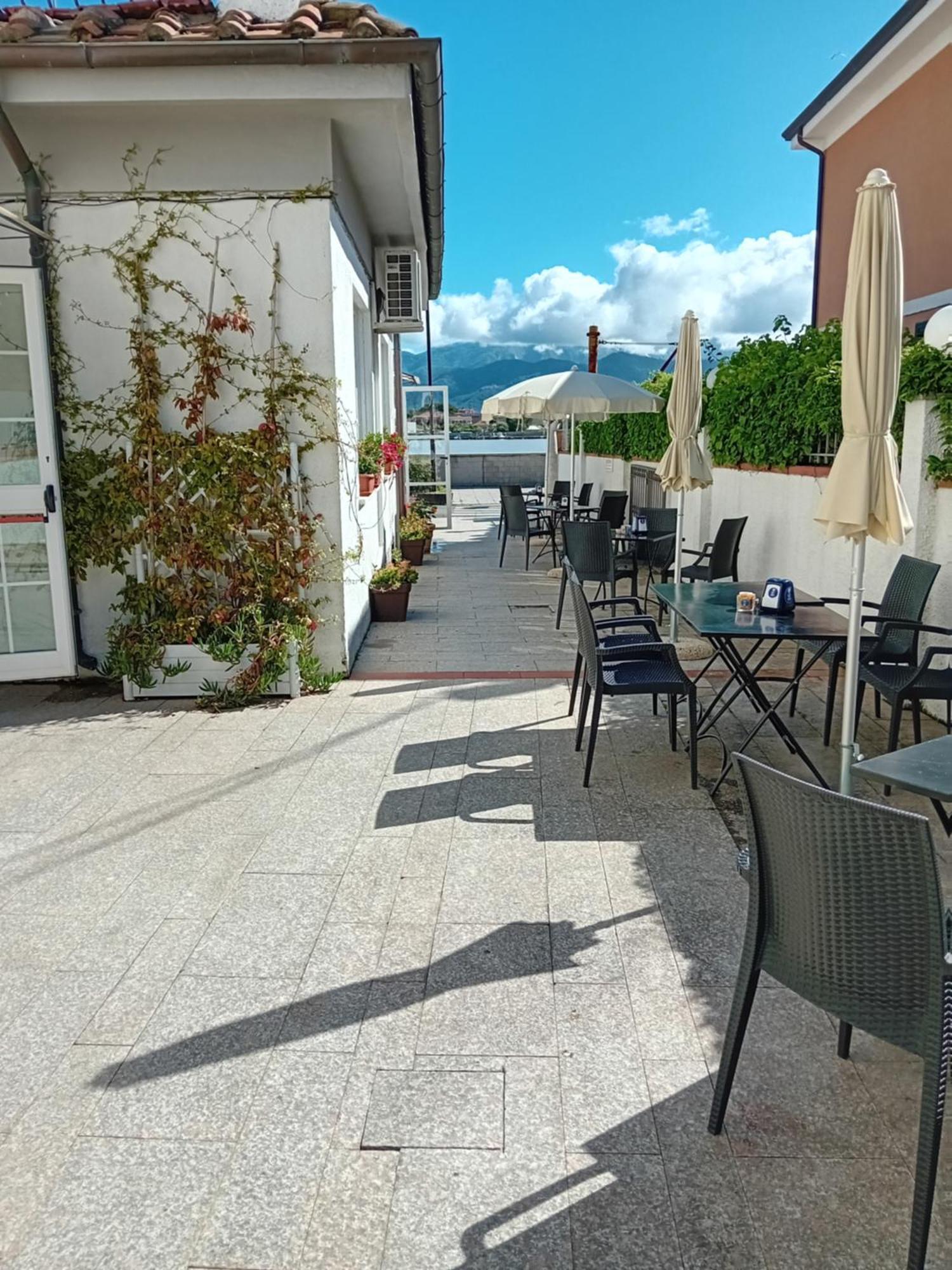 Hotel Garden Bocca Di Magra Exterior foto